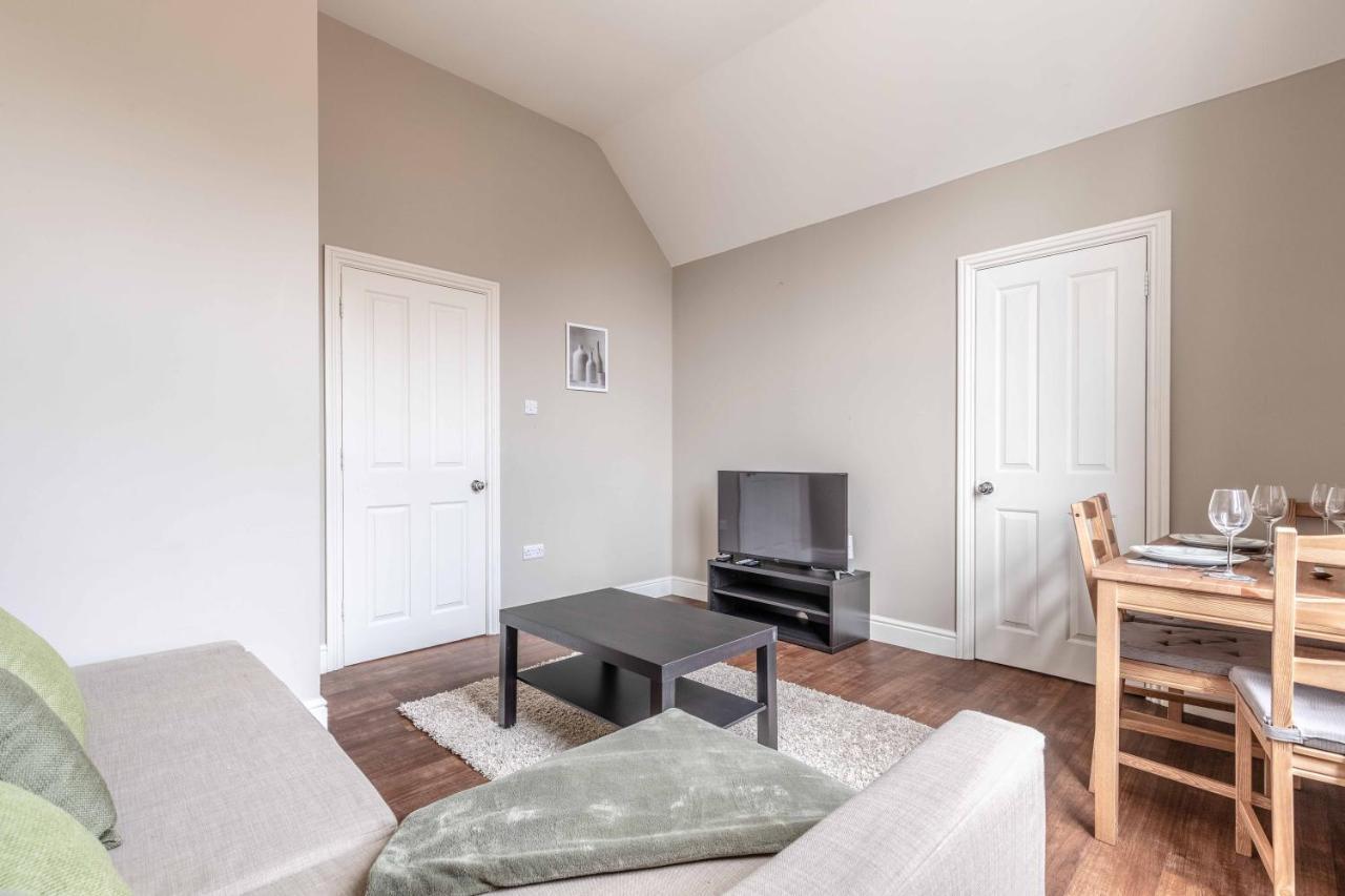 Cosy Central Windsor Apartment & Free Parking! Luaran gambar